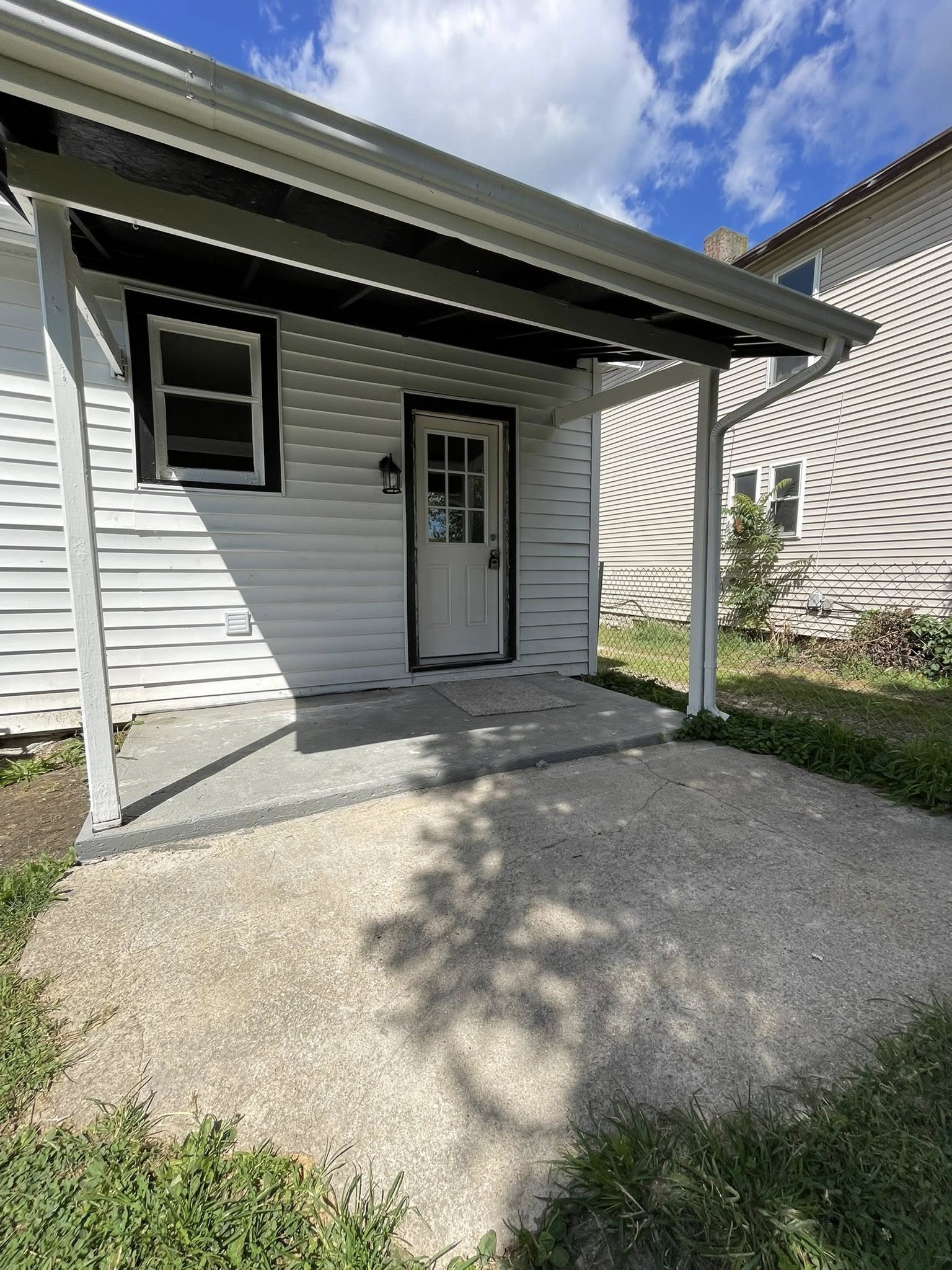 1004 Woodlawn Avenue - B